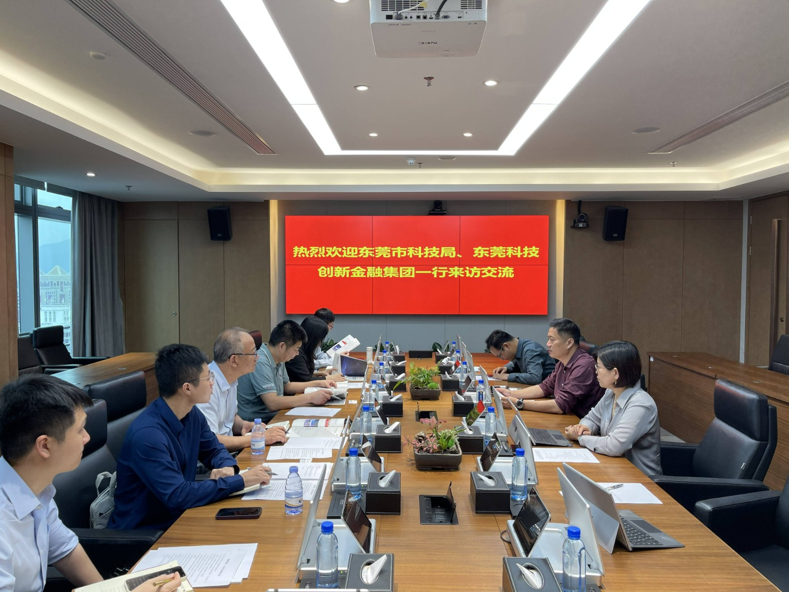 东莞市科技局副局长张健一行来访深圳天使母基金并调研天使荟（福田）_1018605463953997824